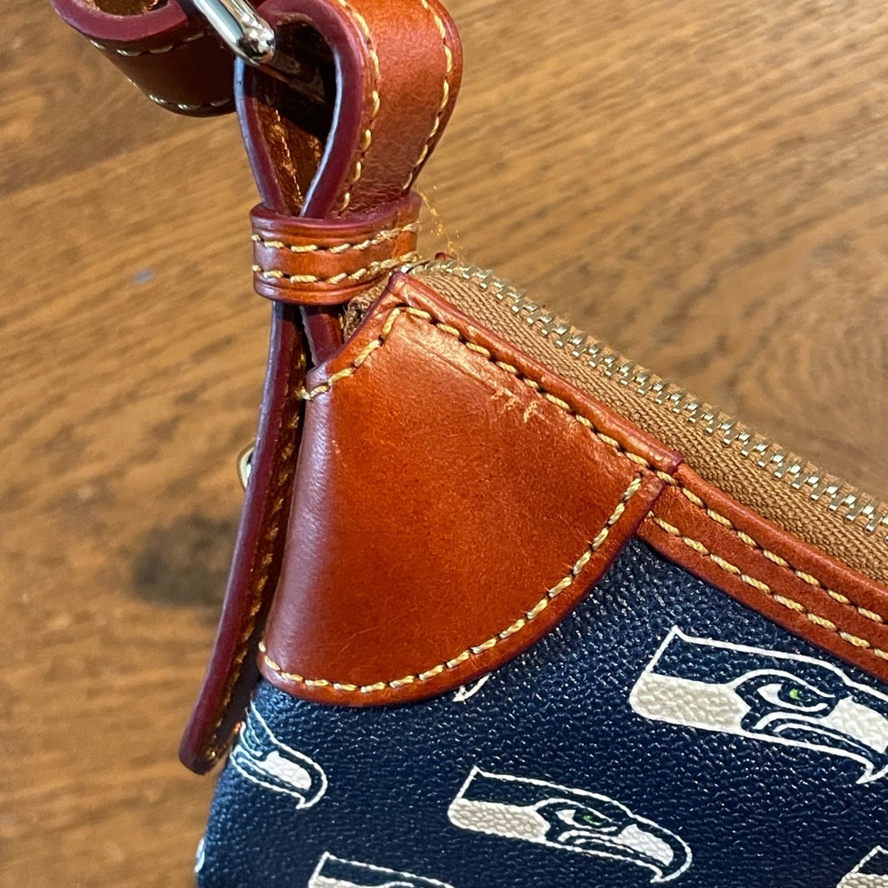 Dooney & Bourke NWOT Seattle Seahawks Game Day Hobo Purse - Picture 9 of 11